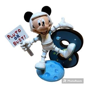 Vintage Disney Showcase Collection Mickey Mouse Birthday Celebration 8 Figurine